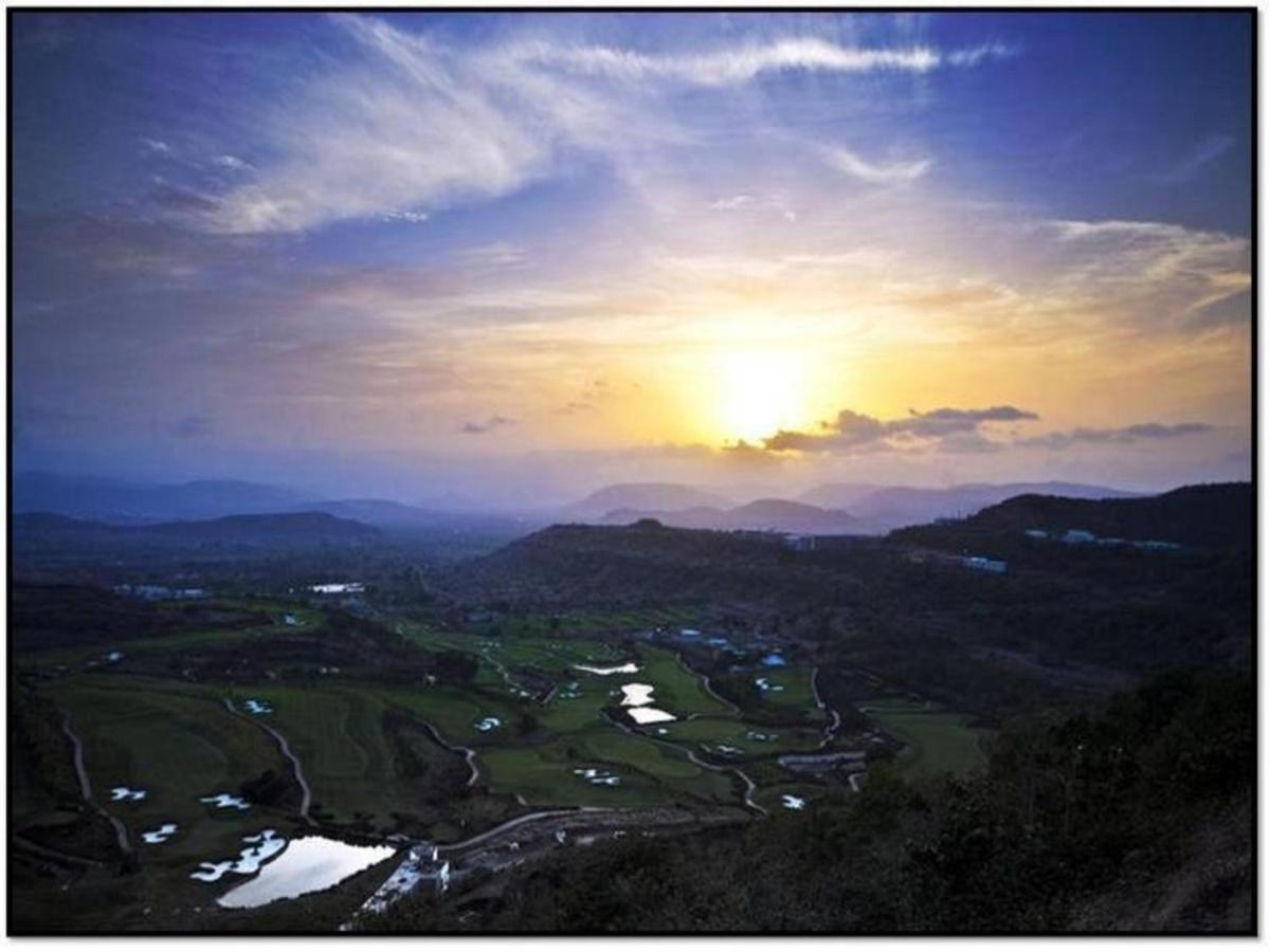 Oxford Golf Resort Pirangut Dış mekan fotoğraf