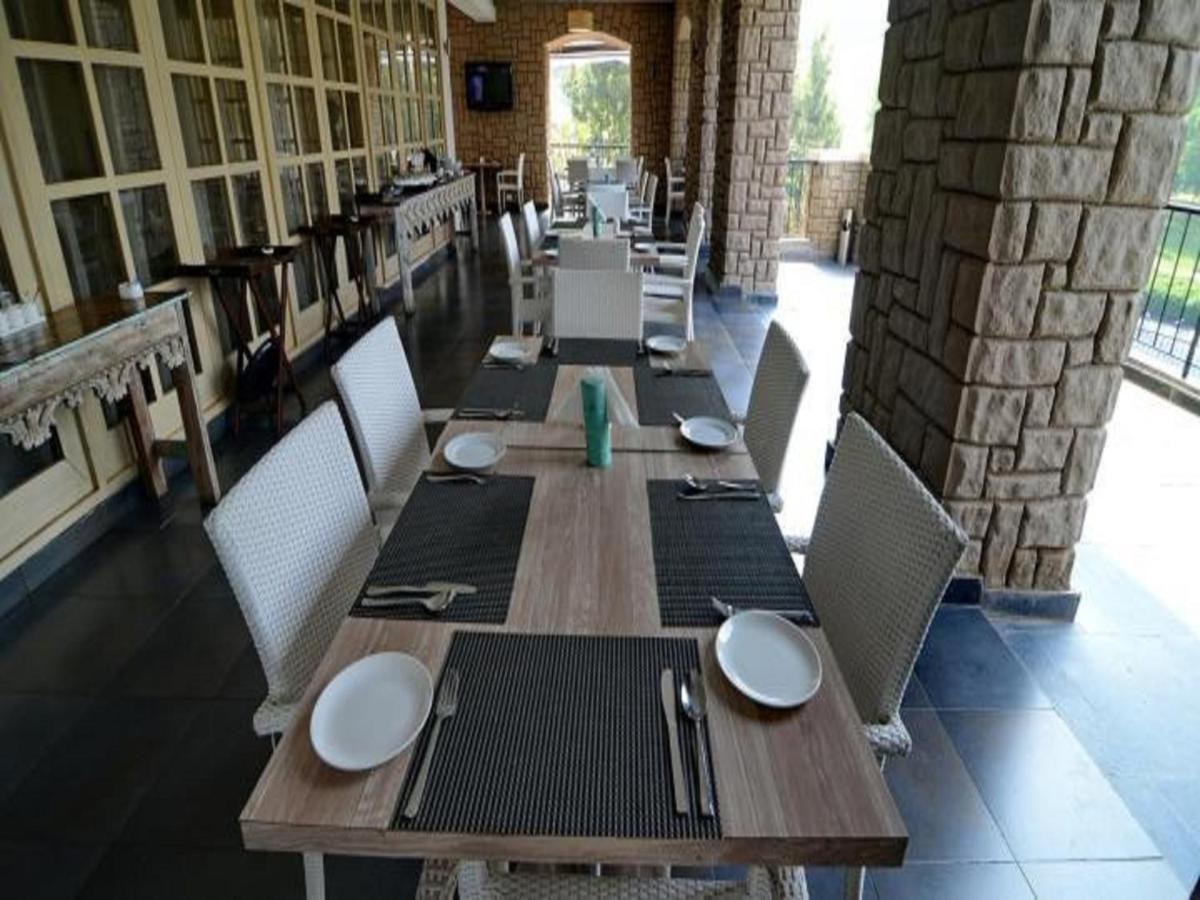 Oxford Golf Resort Pirangut Dış mekan fotoğraf