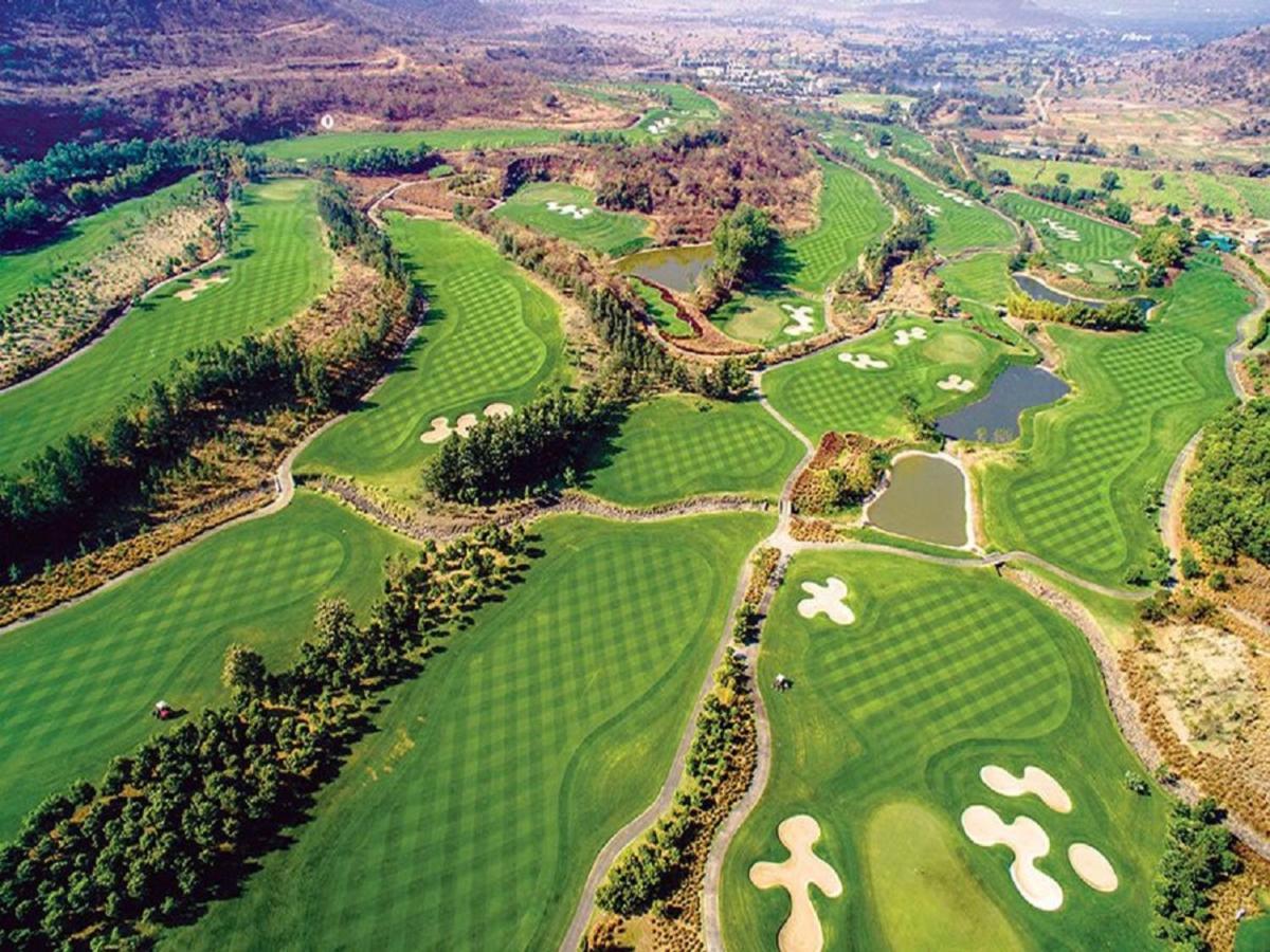 Oxford Golf Resort Pirangut Dış mekan fotoğraf