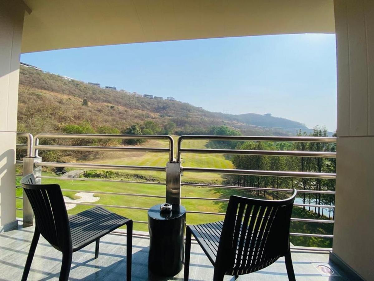 Oxford Golf Resort Pirangut Dış mekan fotoğraf
